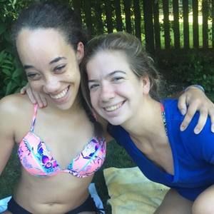 Meet your Posher, Alivia